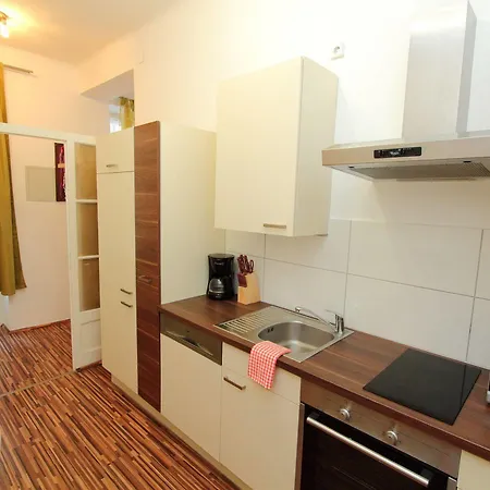 Simmering Apartmán *